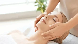 تکنیکهای ماساژ صورت برای بهبود چین و چروک پوستی