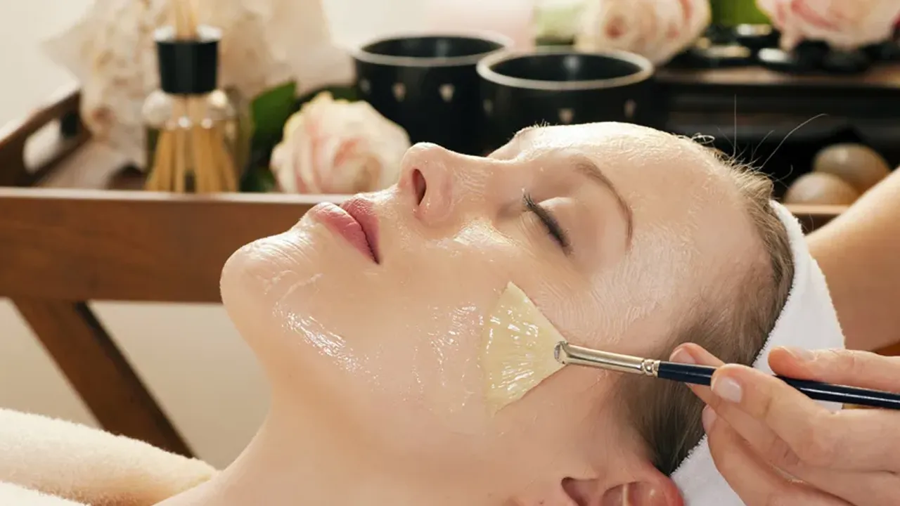 روش‌های طبیعی برای پاکسازی عمیق پوست