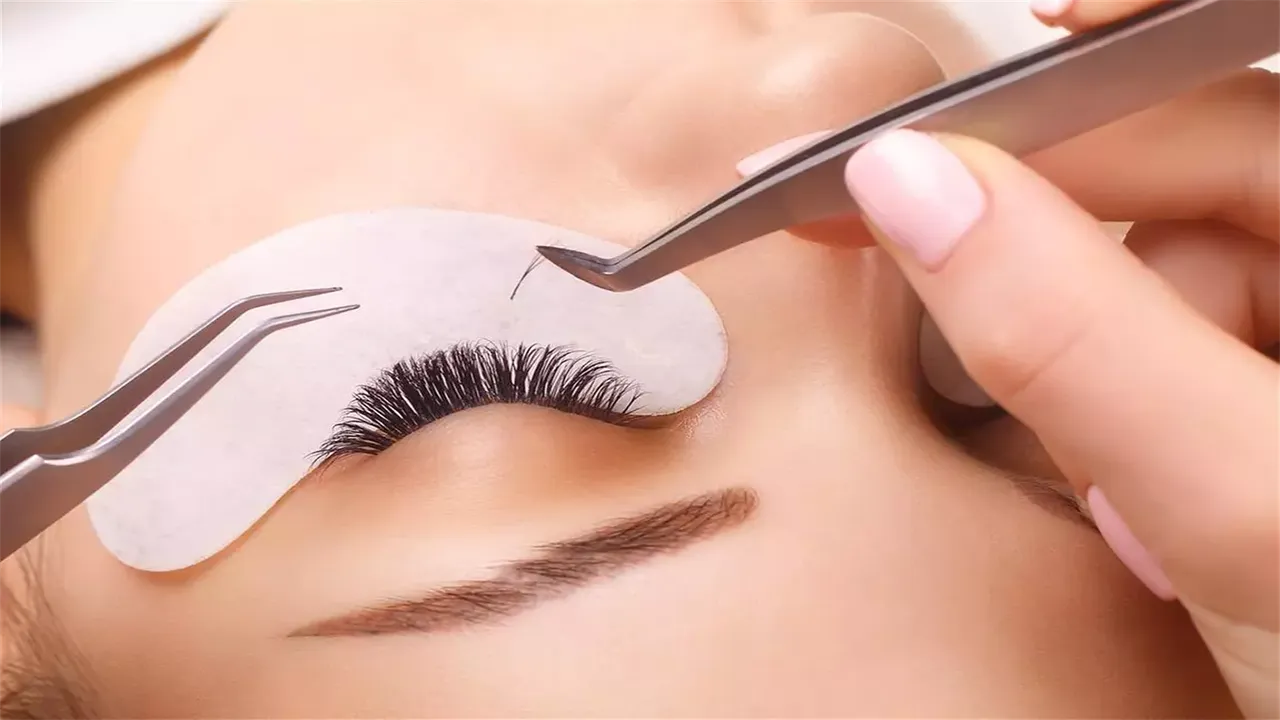 اکستنشن مژه